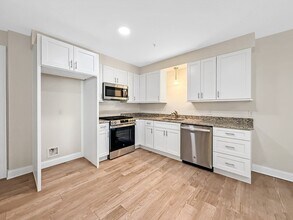 10 Franklin Ave in Revere, MA - Foto de edificio - Building Photo