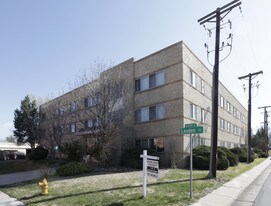 Leyden Oaks Apartments in Denver, CO - Building Photo