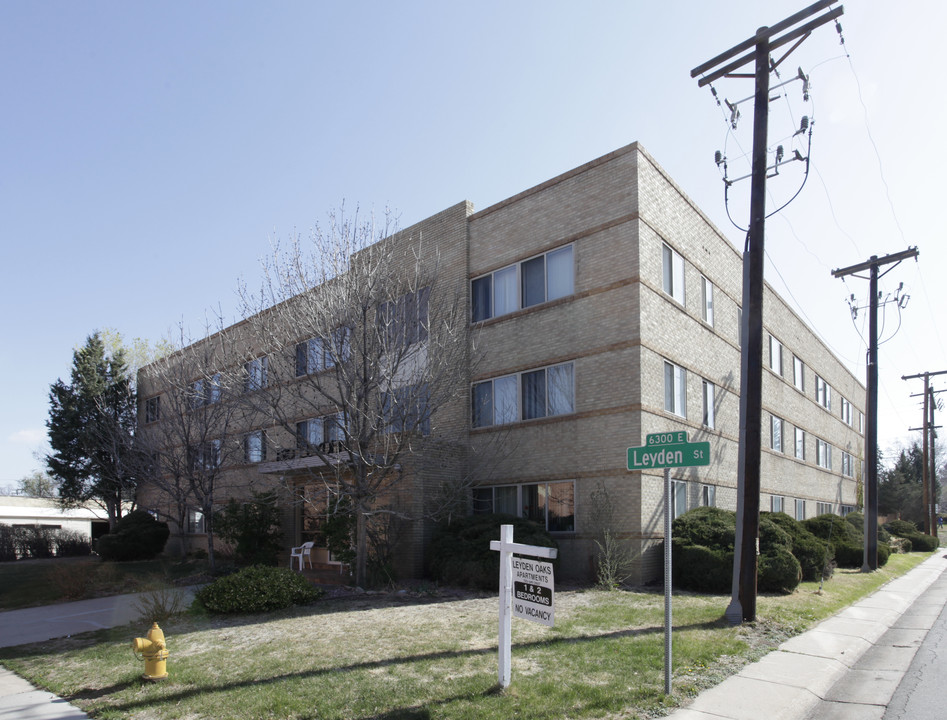 Leyden Oaks Apartments in Denver, CO - Foto de edificio