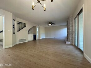 5670 E Hartford Ave in Scottsdale, AZ - Building Photo - Building Photo