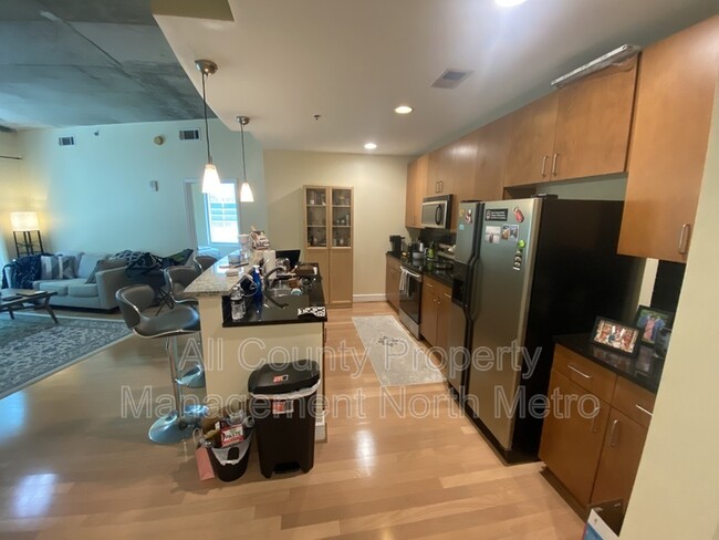 property at 950 W Peachtree St NW
