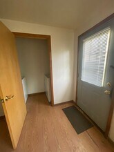 926 Sylvan Ave in Ann Arbor, MI - Building Photo - Building Photo