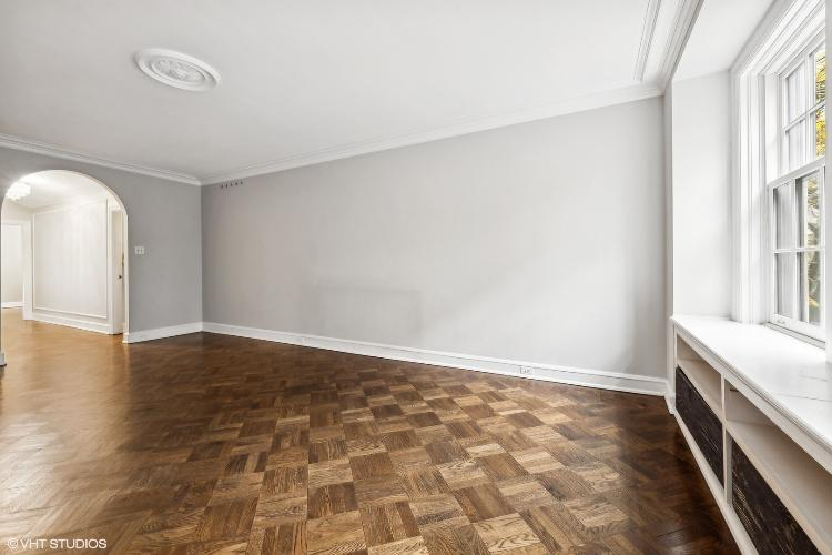 73 E Elm St in Chicago, IL - Building Photo