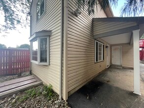 207 Market St, Unit 1st Floor Rear Studio in Halifax, PA - Foto de edificio - Building Photo