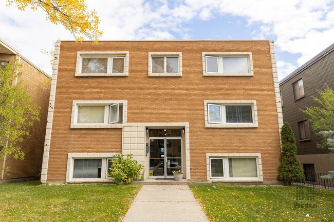Mount Royal Apartments in Calgary, AB - Building Photo - Building Photo