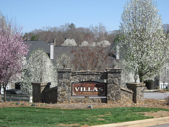 The Villas at Pebble Creek in Hickory, NC - Building Photo - Building Photo