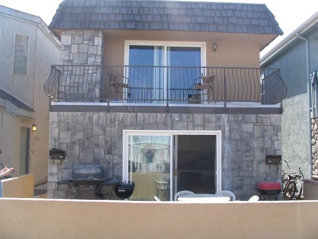 124 34th St in Newport Beach, CA - Building Photo - Building Photo