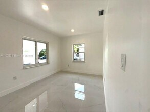 228 NW 32nd Ave in Miami, FL - Building Photo - Building Photo