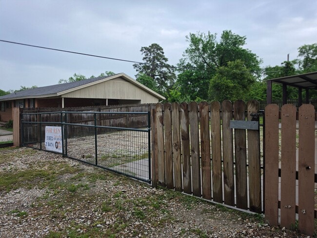 property at 124 N 10th St