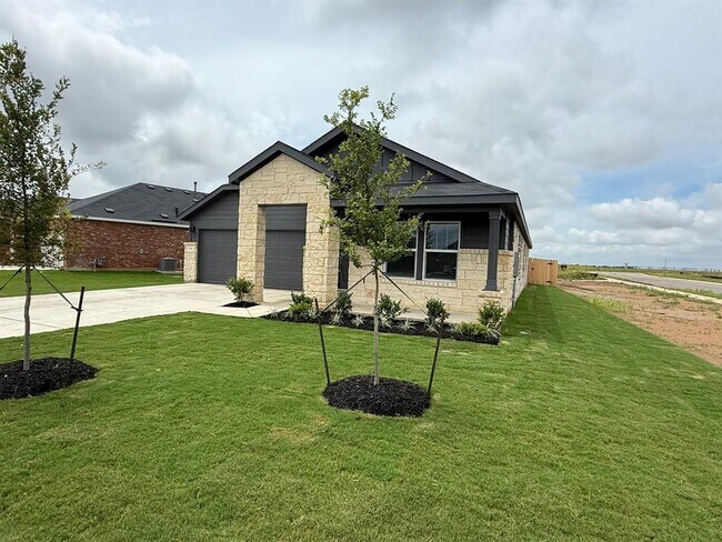 114 Rodney Boat Rd in Niederwald, TX - Building Photo - Building Photo