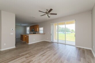 12204 Citrus Leaf Dr in Gibsonton, FL - Foto de edificio - Building Photo