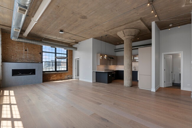 17 N Loomis St, Unit 4M in Chicago, IL - Building Photo - Building Photo
