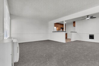 Royal Park Apartments in Monrovia, CA - Building Photo - Building Photo