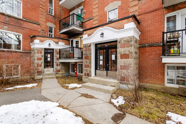 4825 Édouard-Montpetit Boul in Montréal, QC - Building Photo - Building Photo