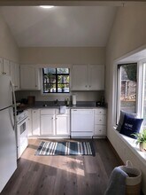 131 Newberry Ave-Unit -2S in Libertyville, IL - Building Photo - Building Photo