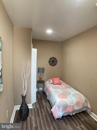 207 E Cambria St photo'