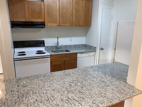 890 SW 129th Pl in Miami, FL - Building Photo - Building Photo