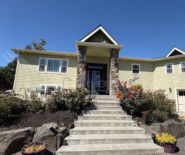 property at 1420 Havstad Dr