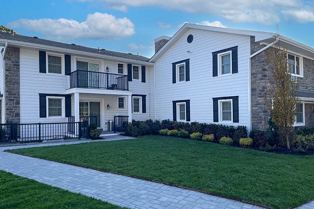 Fairfield Townhouses At Massapequa in Massapequa, NY - Building Photo - Building Photo