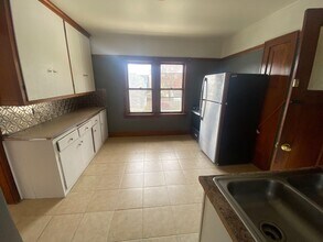 2259 N 72nd St in Wauwatosa, WI - Building Photo - Building Photo