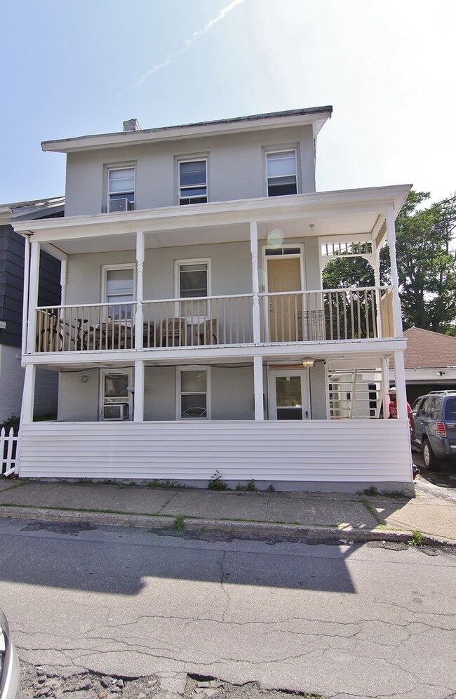 50 Hanratty St in Kingston, NY - Building Photo - Building Photo