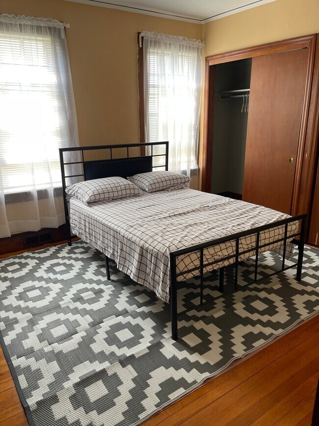 23 Ochsner Pl, Unit 1 in Trumbull, CT - Building Photo - Building Photo