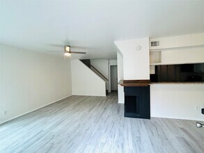 5989 Allday Dr in Houston, TX - Building Photo - Building Photo