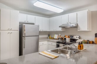 Glen Park At West Campus in Federal Way, WA - Foto de edificio - Building Photo