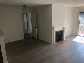 1321 N Vista St in Los Angeles, CA - Building Photo - Building Photo