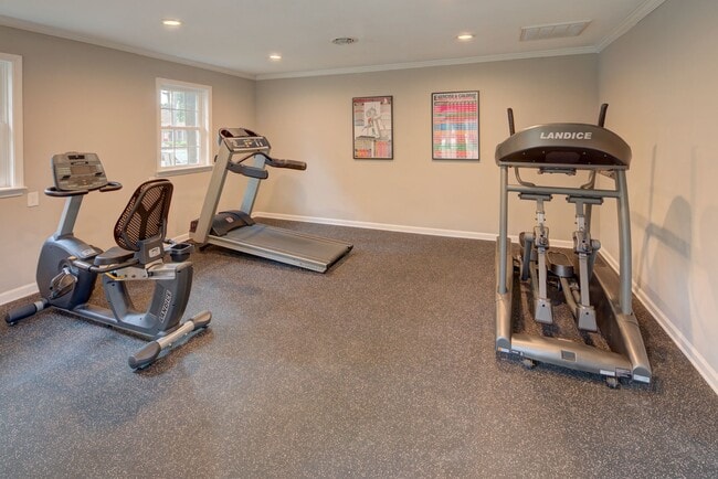 Thousand Oaks Apartments & Townhomes