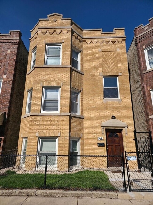 1748 N Keystone Ave