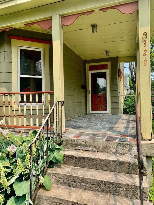 329 Salt Springs Rd in Syracuse, NY - Building Photo - Building Photo