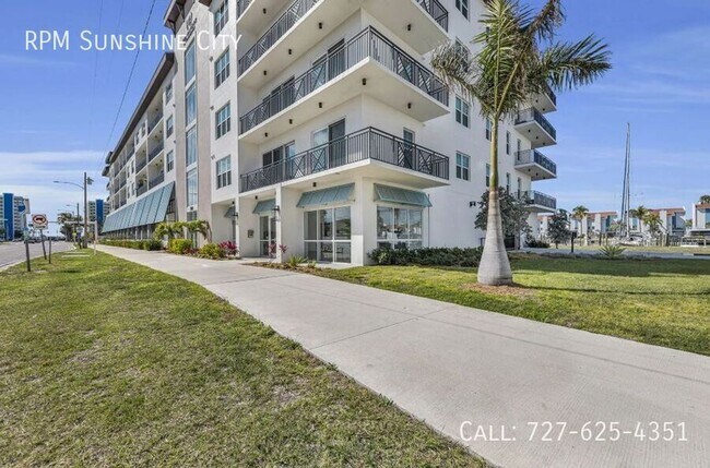 300 150th Ave in Madeira Beach, FL - Building Photo - Building Photo