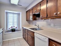 1040 N Green Dr photo'