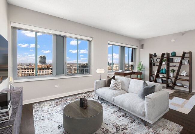 40 E Pearson St in Chicago, IL - Building Photo - Building Photo