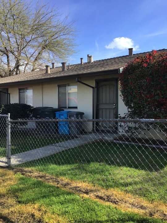 7878-7884 S Butte Rd in Sutter, CA - Foto de edificio