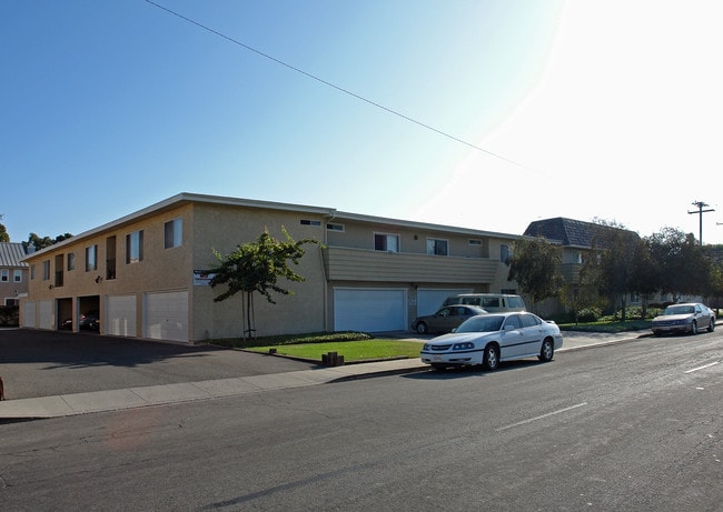 Sunnyside Apartments in Oxnard, CA - Foto de edificio - Building Photo