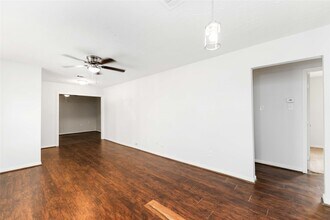 3122 Sunnydale Dr in Houston, TX - Building Photo - Building Photo