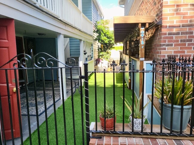 234 Coming St in Charleston, SC - Building Photo - Building Photo