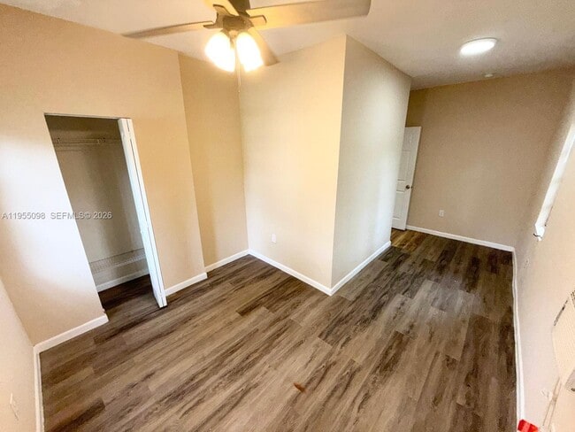 1340 Peri St in Opa Locka, FL - Building Photo - Building Photo