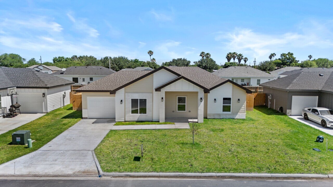 310 Drift St in La Feria, TX - Building Photo