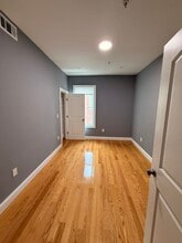 337 Cambridge St, Unit 2 in Cambridge, MA - Foto de edificio - Building Photo