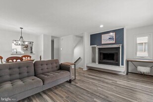 3182 E Ocean View Ave in Norfolk, VA - Building Photo