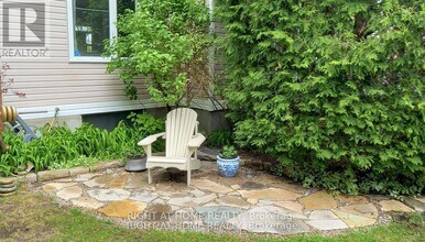 142 Windhurst Dr in Ottawa, ON - Building Photo - Building Photo