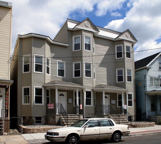 249-251 Inslee Pl in Elizabeth, NJ - Foto de edificio - Building Photo