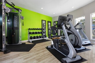 1000 Kiely in Santa Clara, CA - Foto de edificio - Building Photo