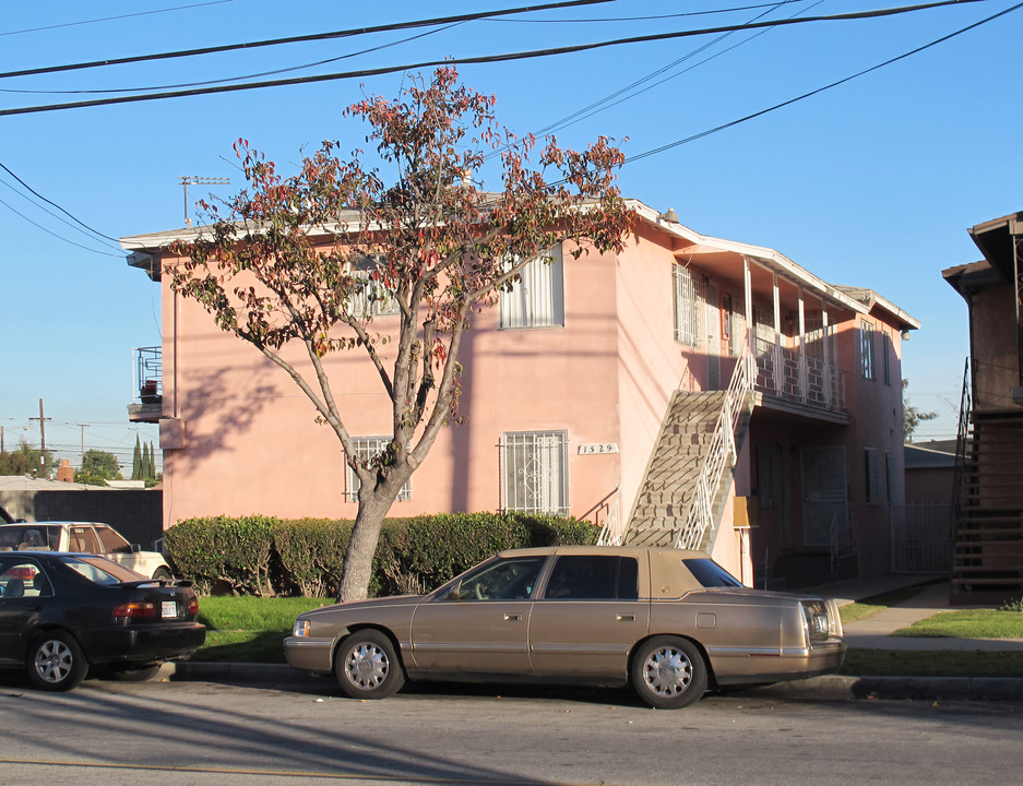 1529 W 108th St in Los Angeles, CA - Building Photo