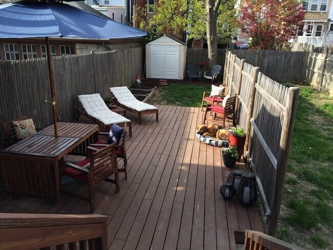 property at 584 E 8th St