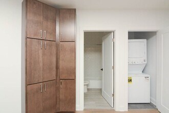 3405 W Fullerton Ave, Unit M01H in Chicago, IL - Foto de edificio - Building Photo