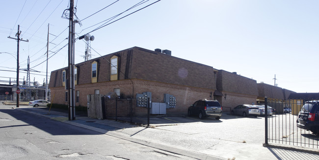 6574 Fleur de Lis Dr in New Orleans, LA - Foto de edificio - Building Photo